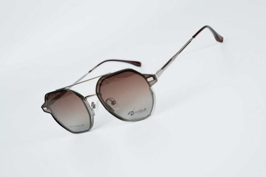 Attachment-998103-Metal-Polarized-Hexagon