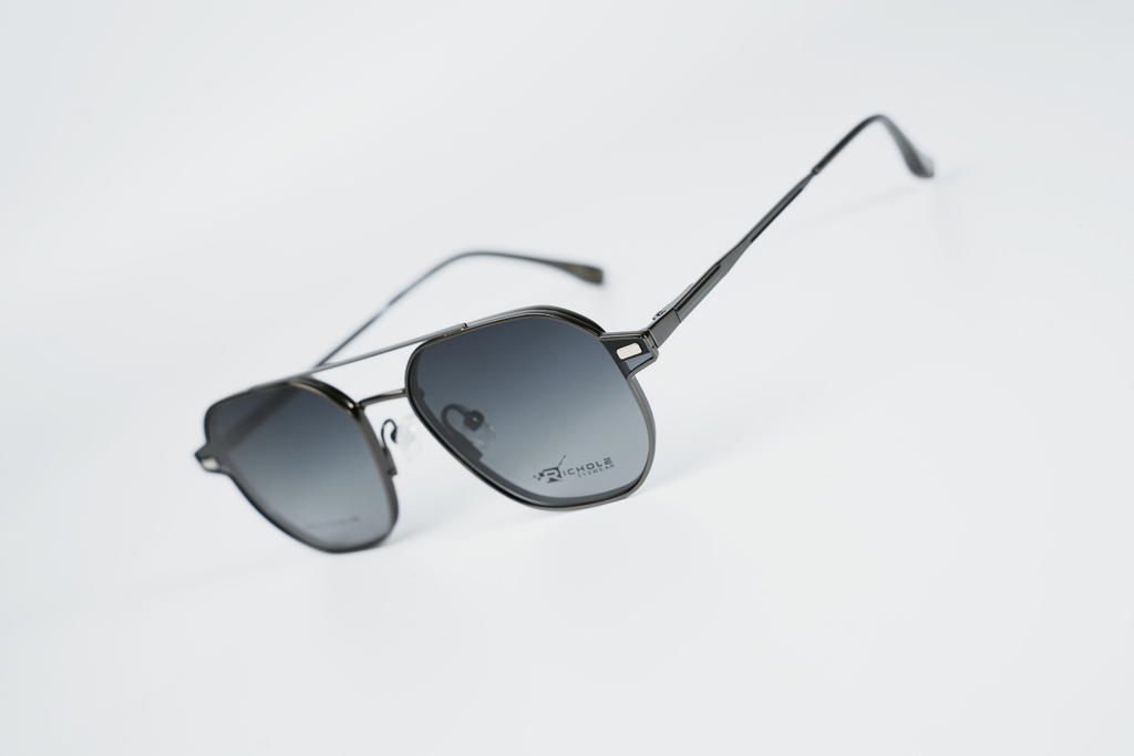 Attachment-998105-Metal-Polarized-Sqaure