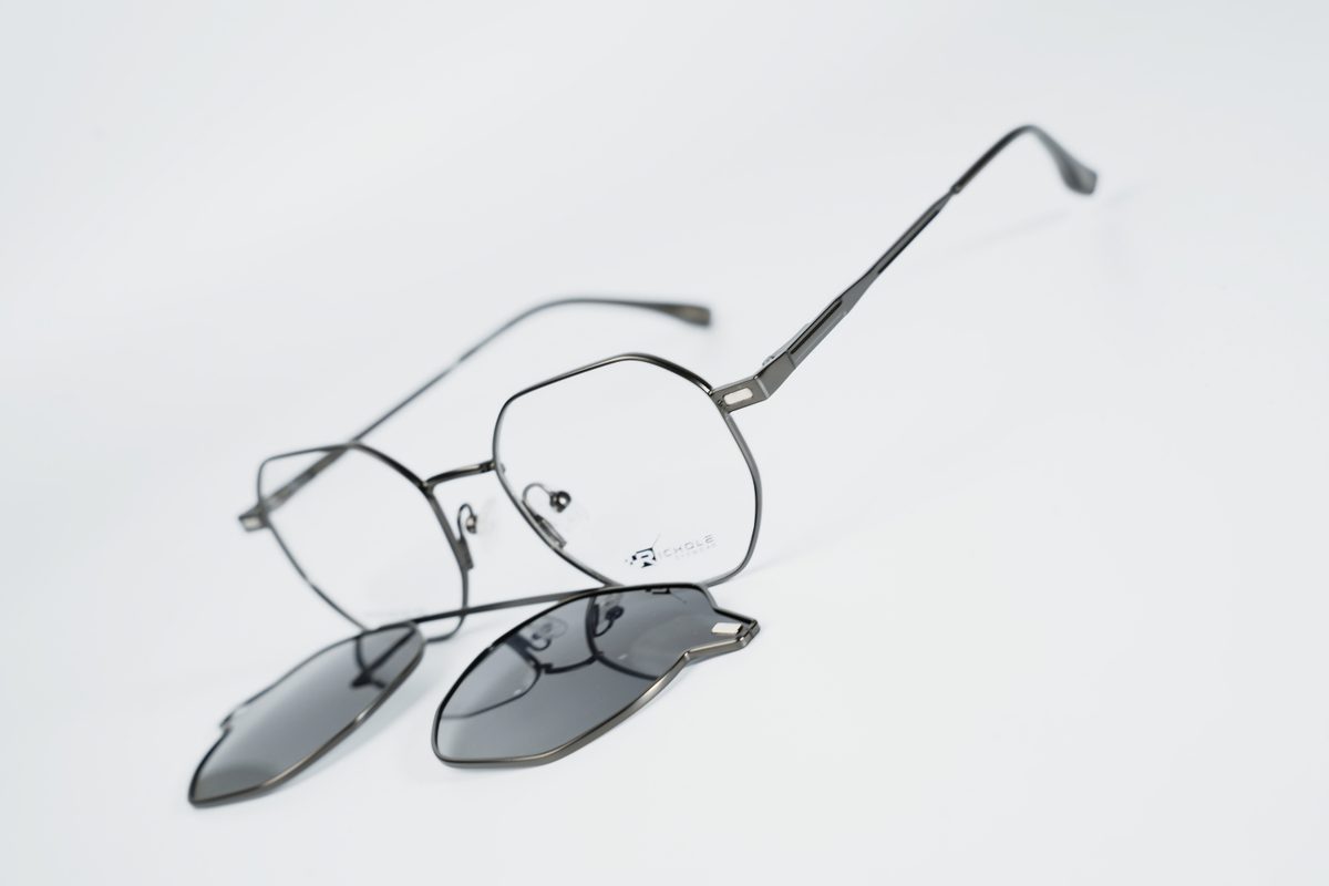Attachment-998103-Metal-Polarized-Hexagon