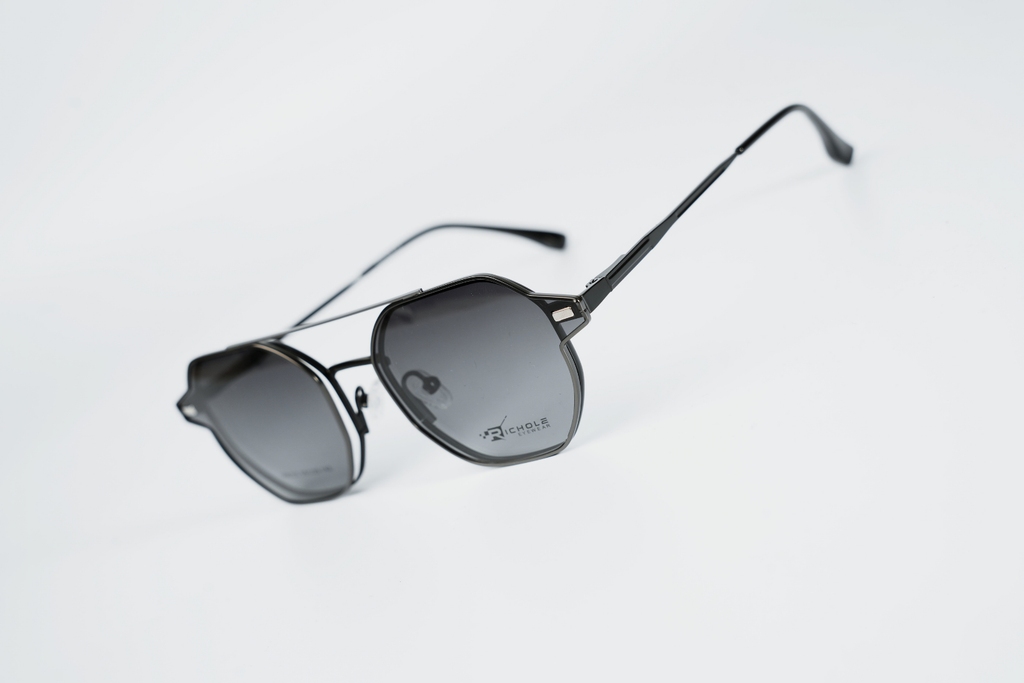 Attachment-998103-Metal-Polarized-Hexagon