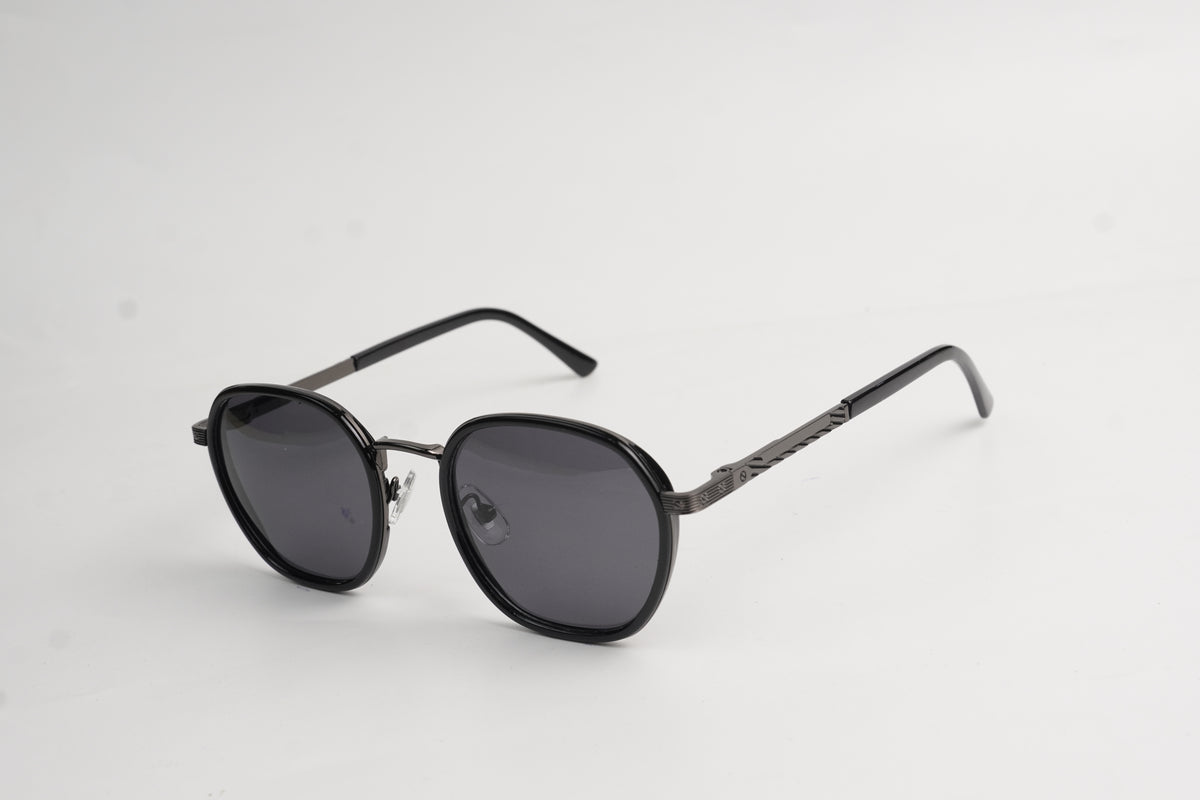 PILOT-Square-Metal-Black-Sunglasses Main image