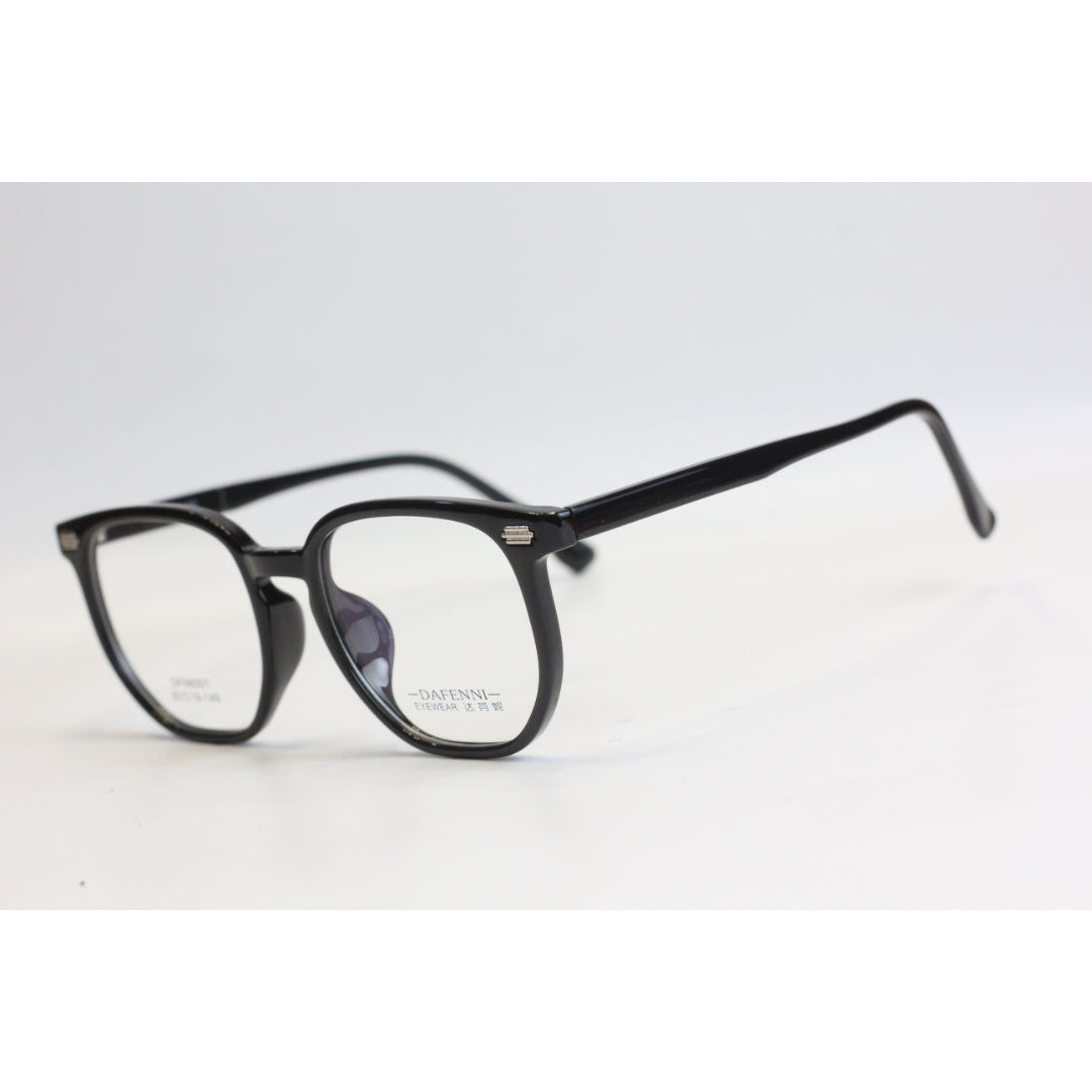 Eyewear in pakistan Main image