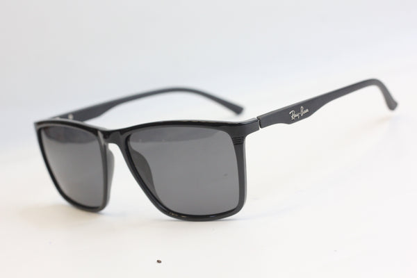 Polarized sunglasses