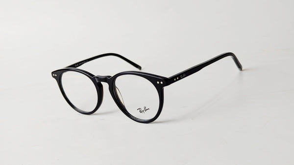 Black round glasses